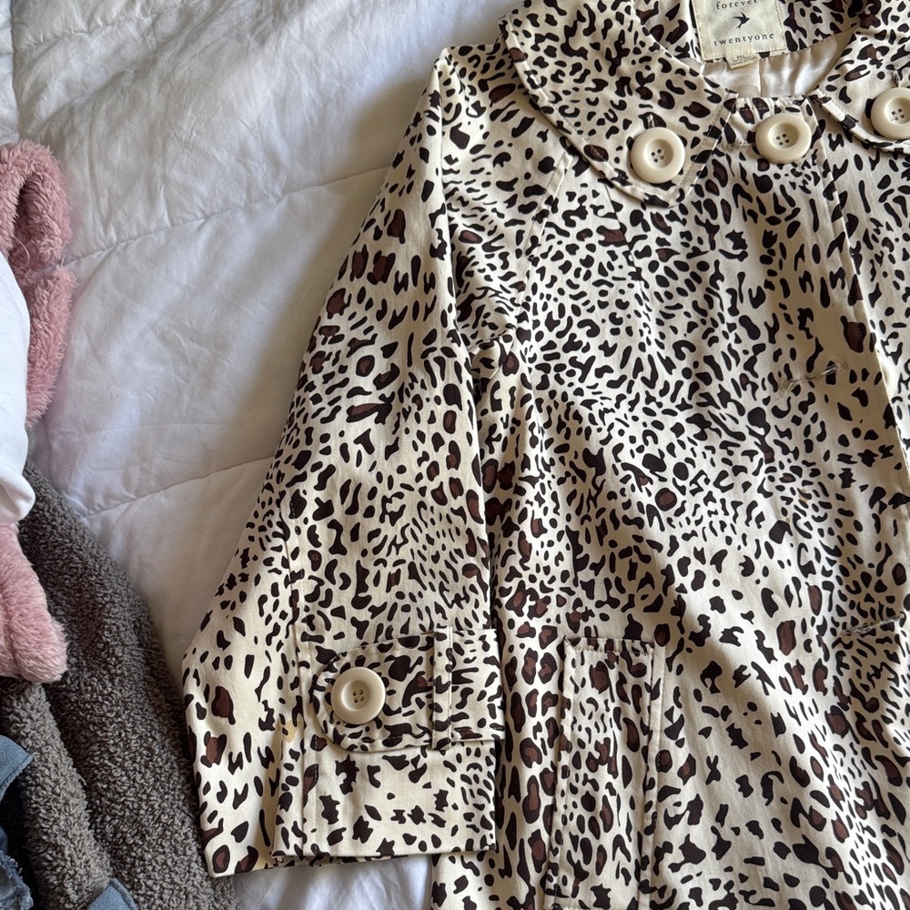 Women's Forever 21 Leopard Print Button-Up Coat - Picture 3 of 9